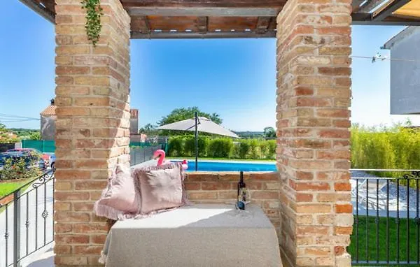 Villa Tramontana 0*, Jadreški